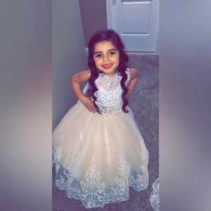 Girls Flower Girl Dress  Size 6. Lace and rhinestones.